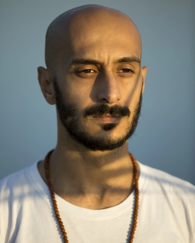 Fabrizio Desideri - Insegnante e fondatore di Viralab Yoga