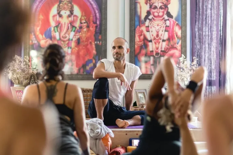 Il giovane Maestro Sri Andrei Ram: una luce sul sentiero dello Yoga